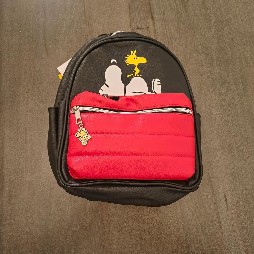 Peanuts Accessory Innovations Snoopy Mini Backpack NWT Black Red Woodstock
